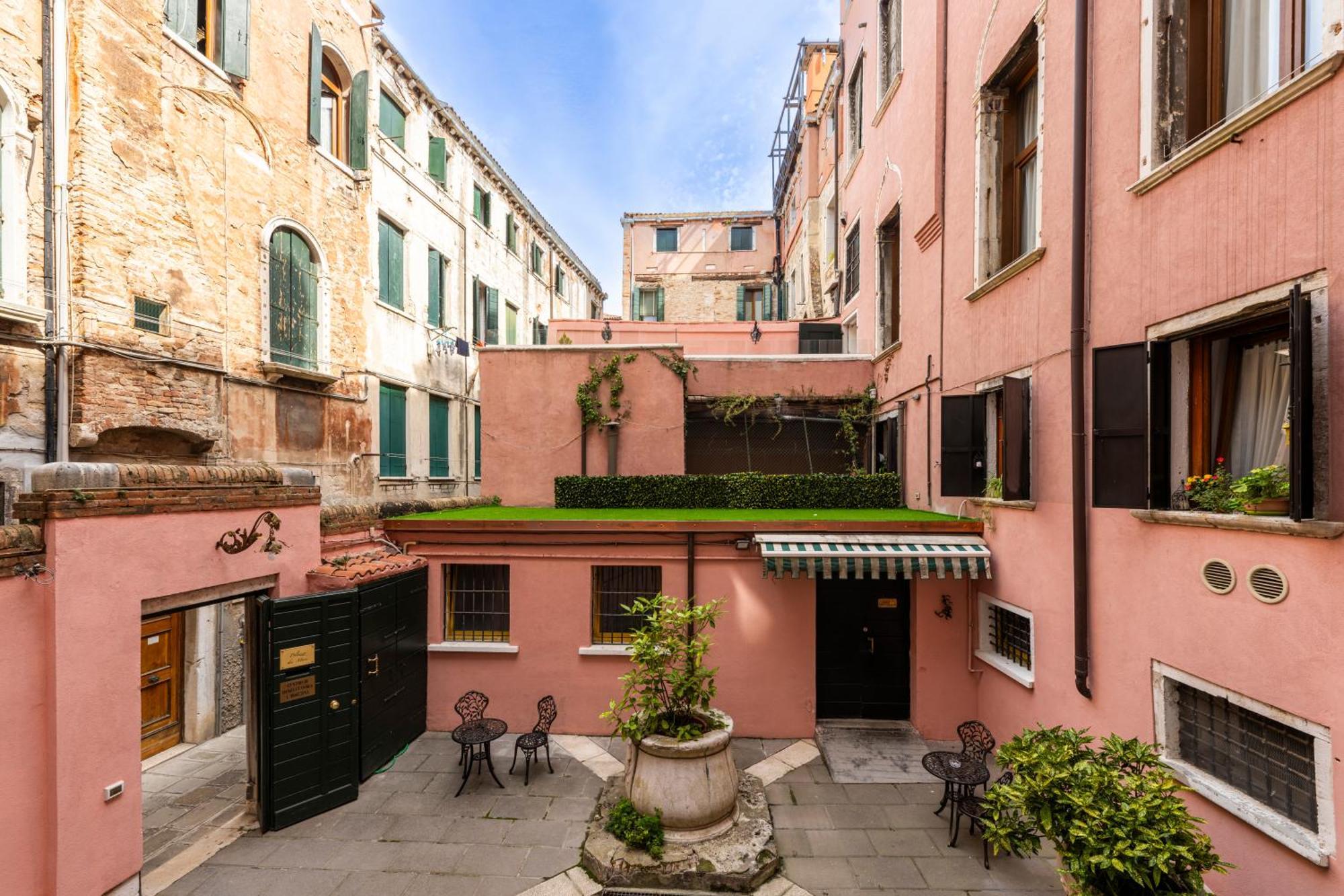 Palazzo Dei Mori Hotel Venice Exterior photo