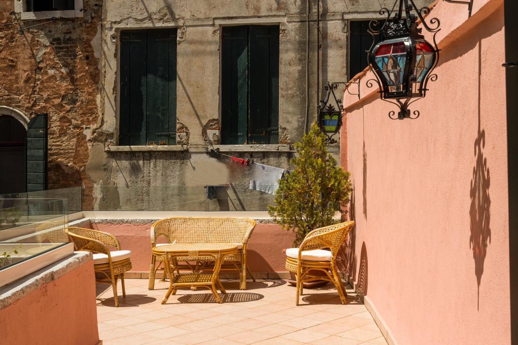 Palazzo Dei Mori Hotel Venice Exterior photo