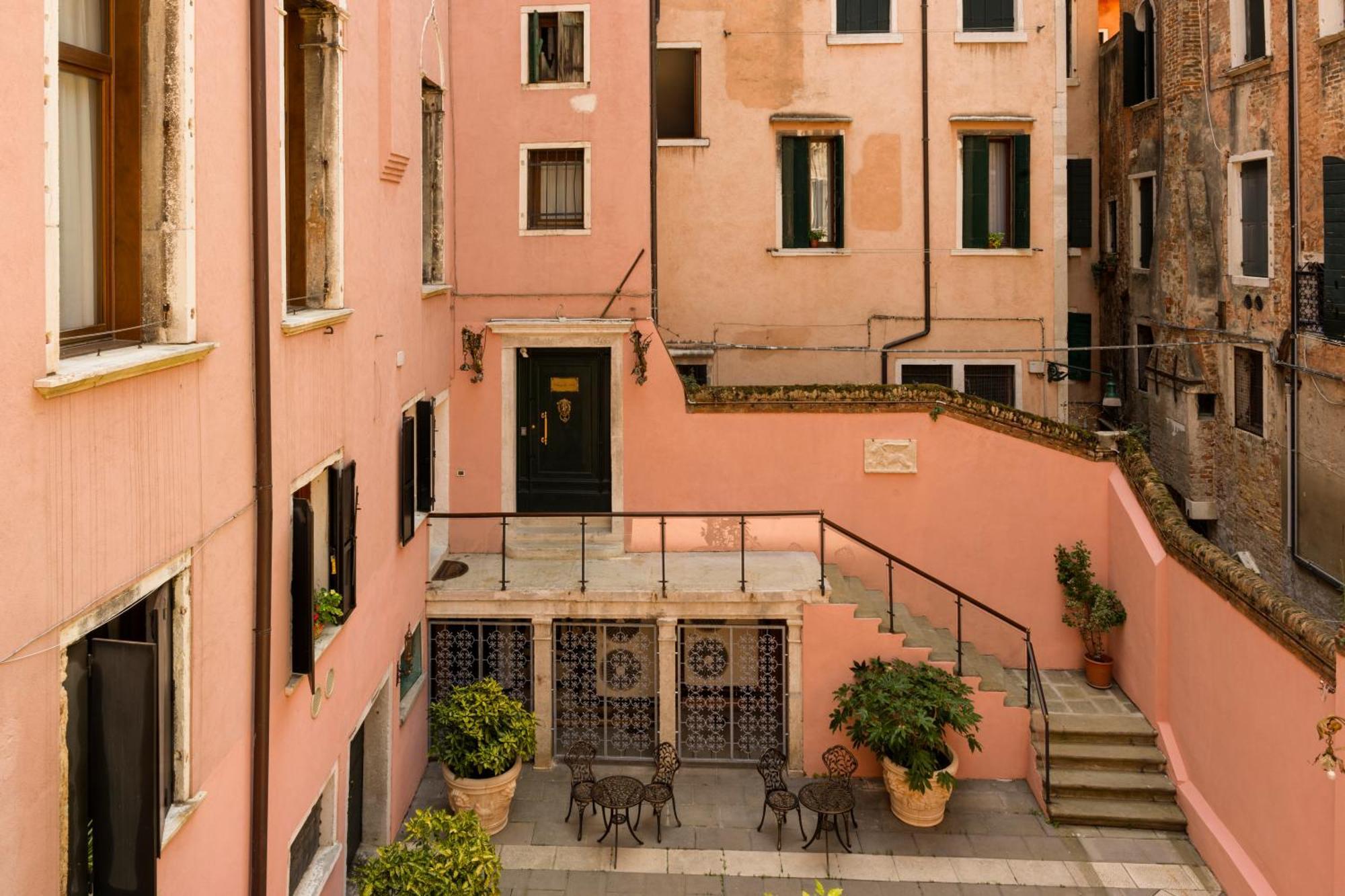 Palazzo Dei Mori Hotel Venice Exterior photo